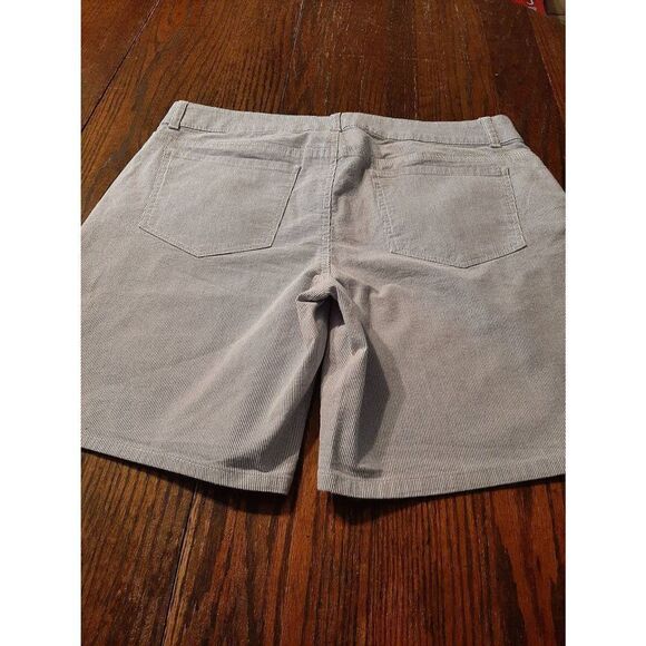 Size 16M Riders by Lee Mid Rise Blue White Striped Bermuda Shorts with Pockets - Picture 4 of 4
